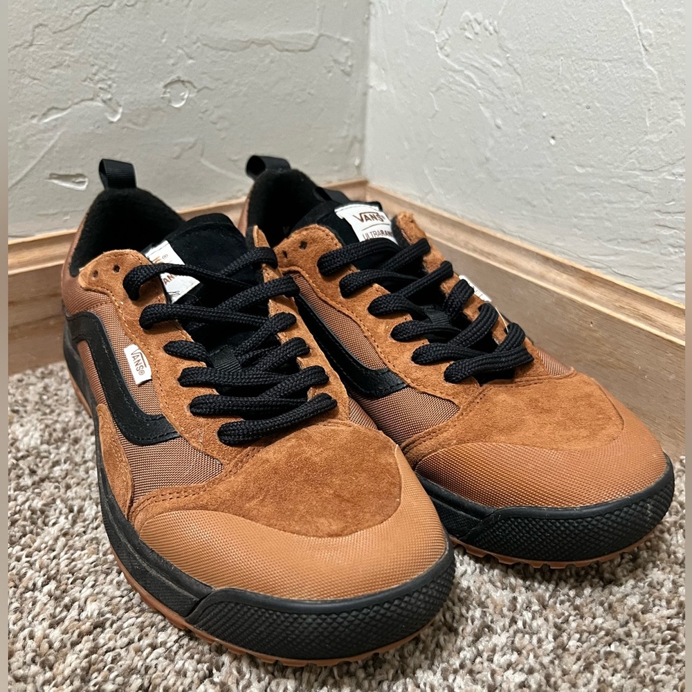 Vans MTE UltraRange EXO shoe, Size Mens’s 9. Waterproof. Color Glazed Ginger.